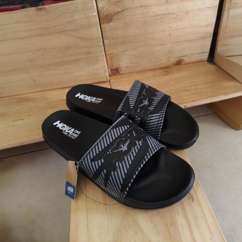 SLOP SANDALS SLOP SANDALS SLOP SANDALS.HOKA SLIDE SANDALS SLIP ON SANDALS รองเท้าแตะผู้ชาย รองเท้าแต