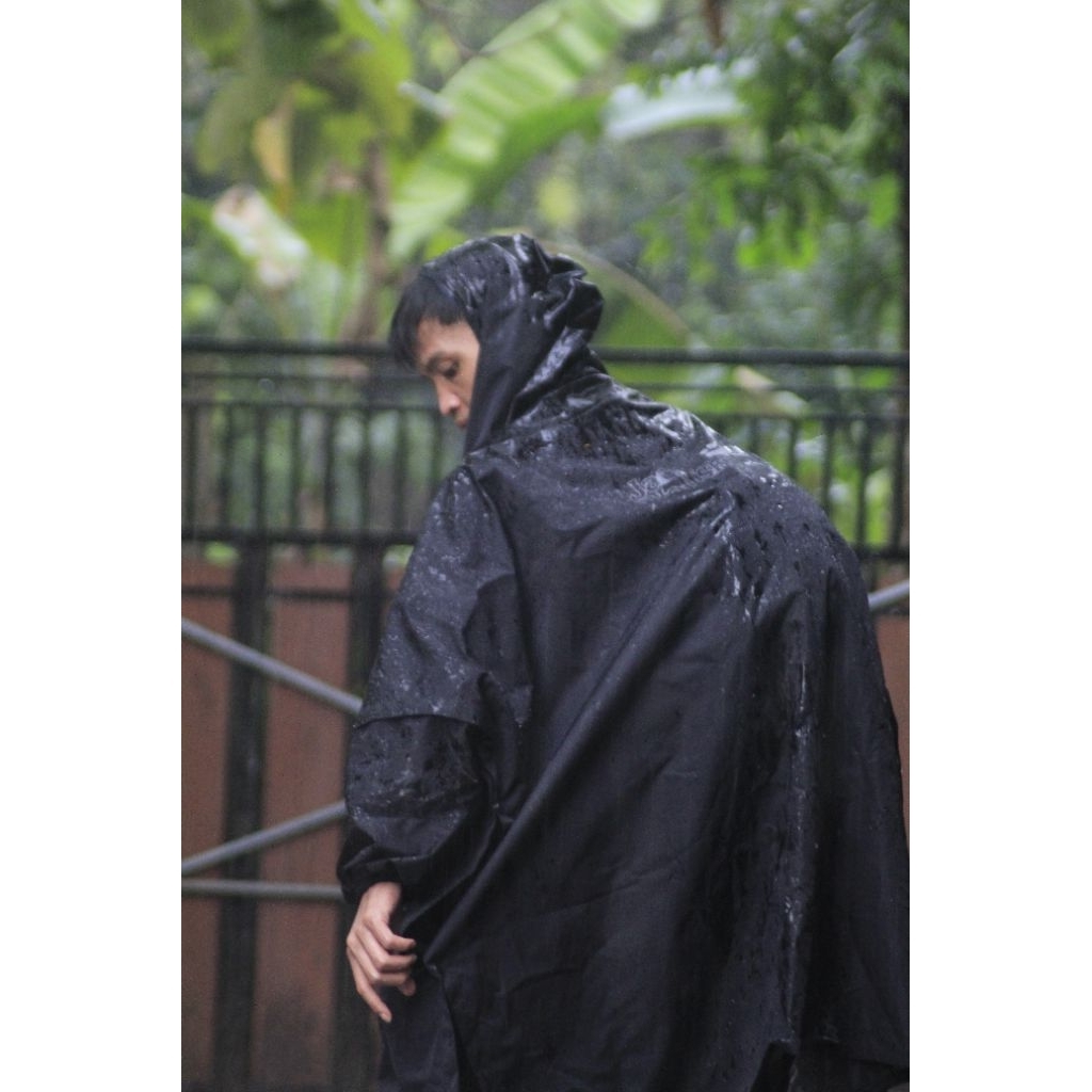 Jack Wolfskin เสื้อค้างคาวป้องกันการรั่วไหล / เสื้อกันฝนเสื้อปอนโชแขน Jack Wolfskin