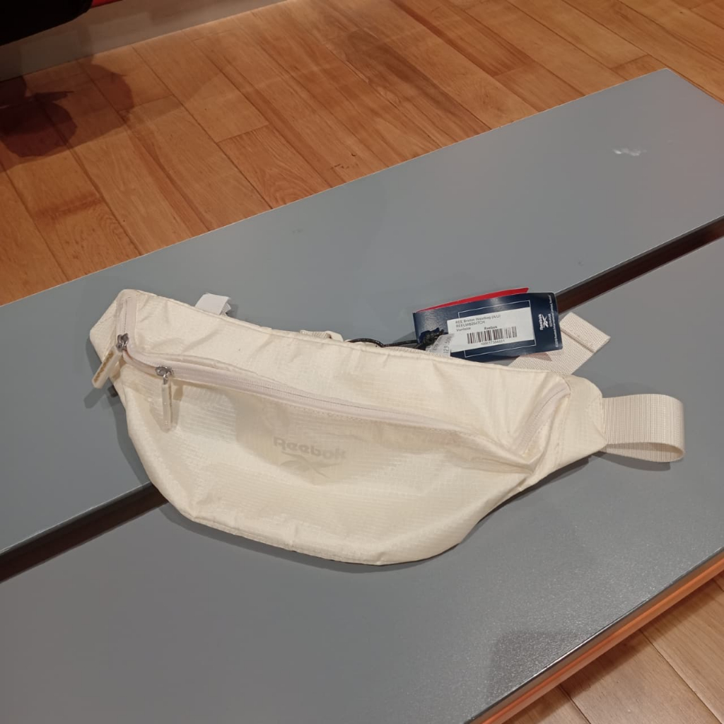 กระเป๋าคาดเอว reebok ดั้งเดิม