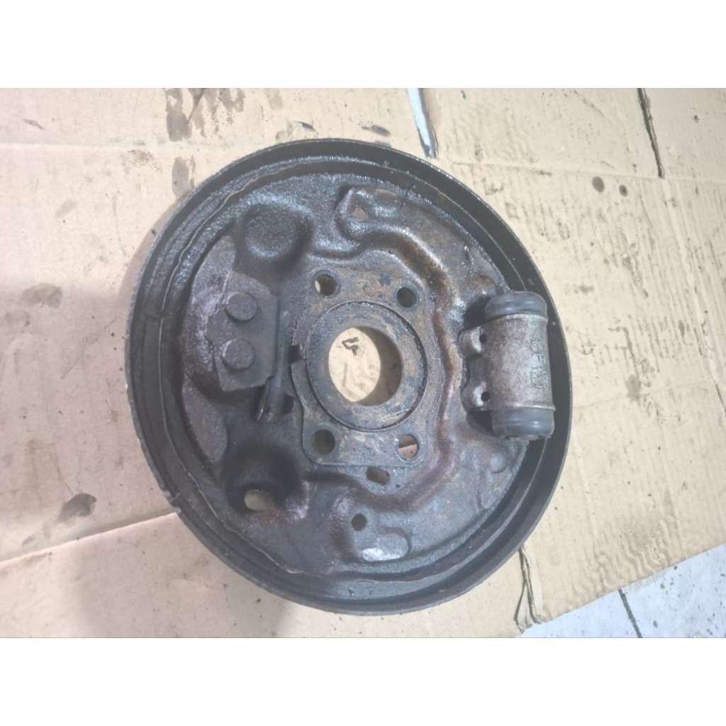 Backing Plate drum holder Plate ผ้าเบรคหลังซ้าย charade clasy classy winner g102 90-96