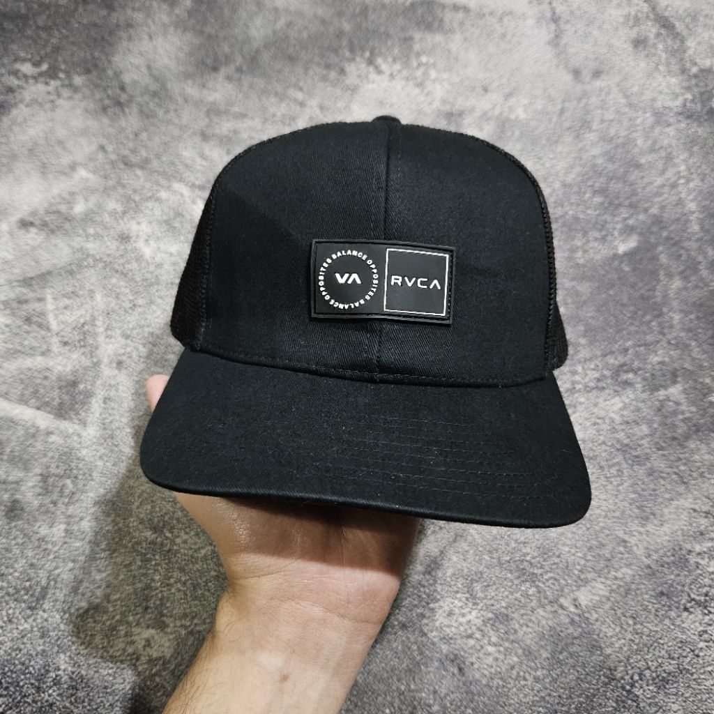 หมวกทรัคเกอร์แพลตฟอร์ม RVCA