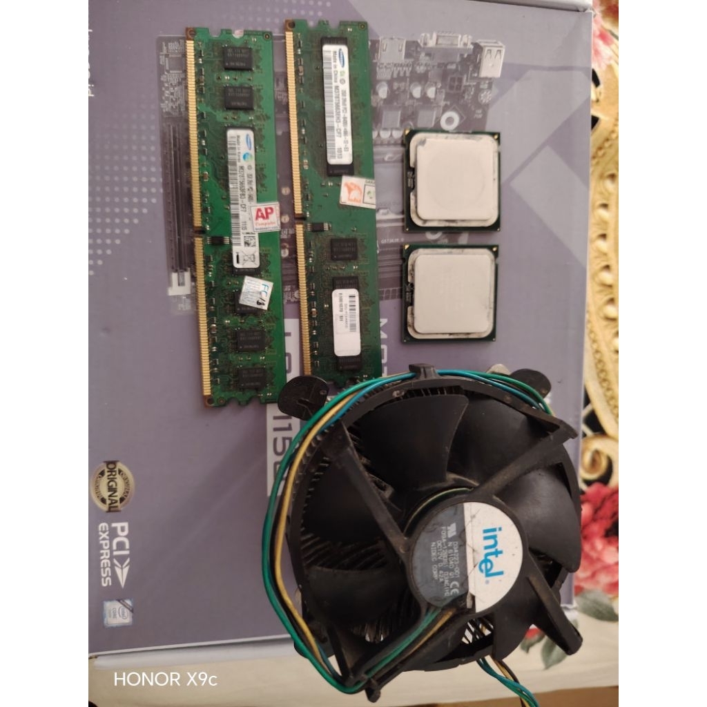 Intel Core 2 Quad 2 ชิ้น & RAM 4GB DDR2