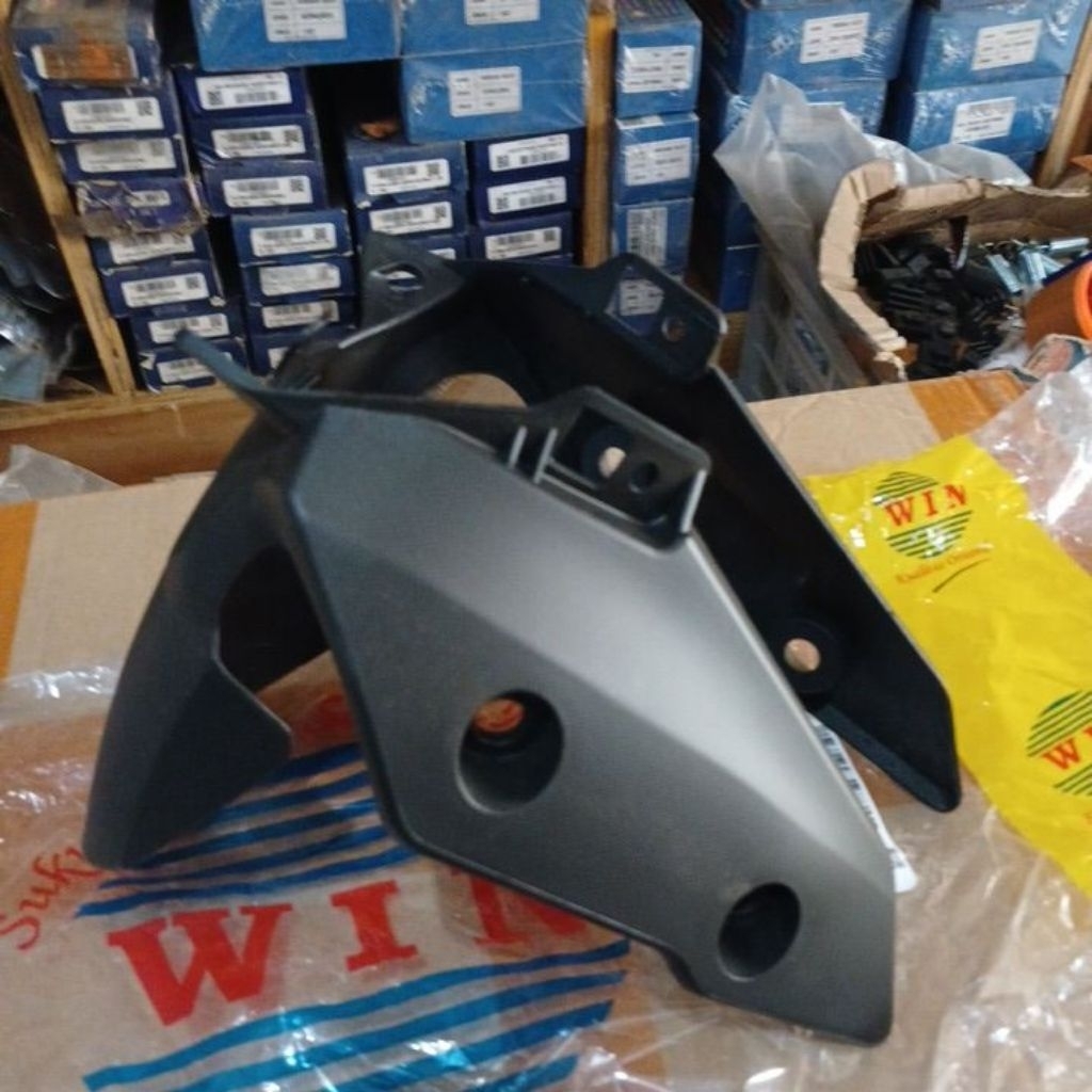 บังโคลนหน้าตัวล่าง aerox 155/บังโคลนหน้า b aerox 155/new aerox 155/win