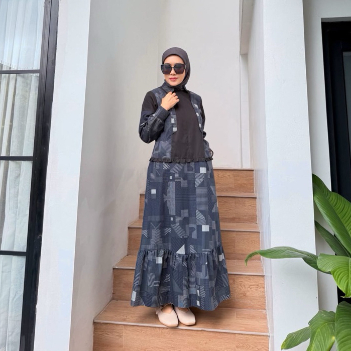 KORINA Raquel midi Dress ล่าสุด