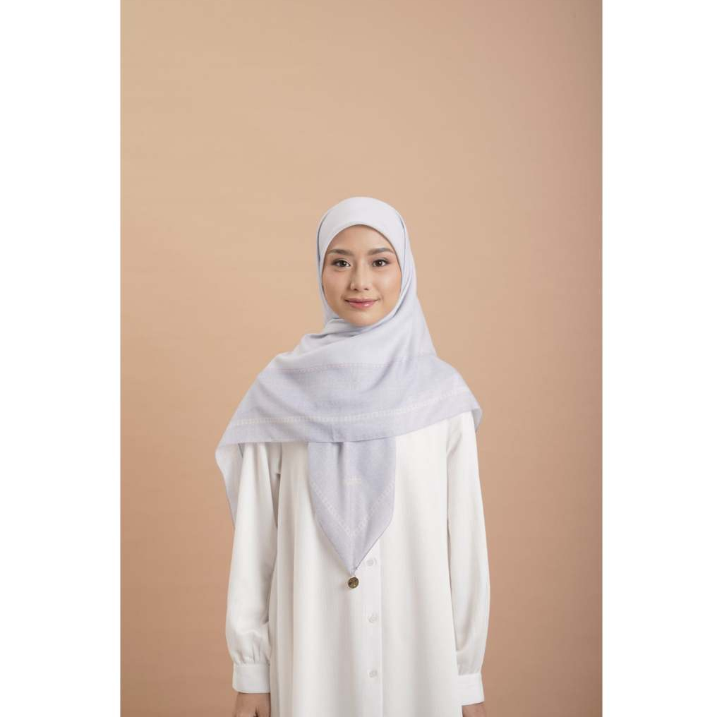 ELZATTA Kaila Lotus Border - Muslimah Fashion Square Hijab - Motif Hijab