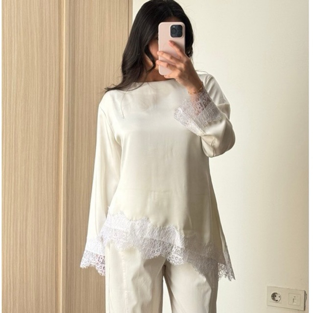 Sofia Top Elegant Womens Lace Top แขนยาว Elegant Luxury Look Relov99