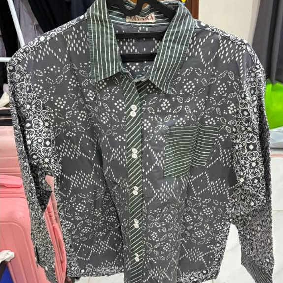 Nayara Blouse Batik Falysa Grey - preloved