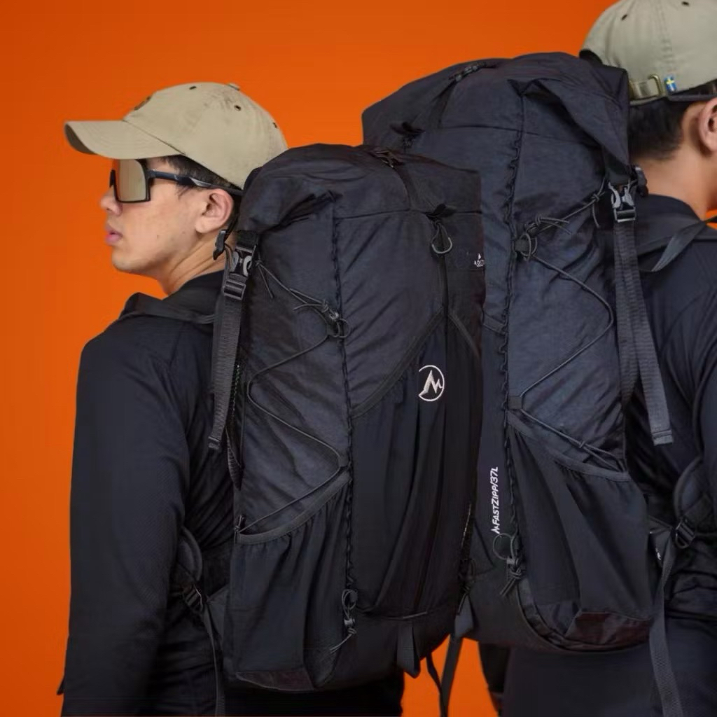 ผู้ให้บริการน้ําหนักเบาพิเศษ Monte Fastzip 37l