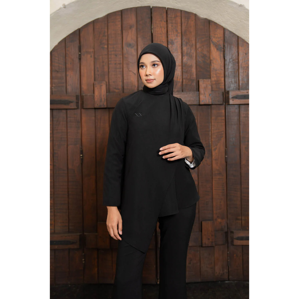 เสื้อ Yvaine ใส่ Klamby (TOP เท่านั้นไม่ได้ชุด)