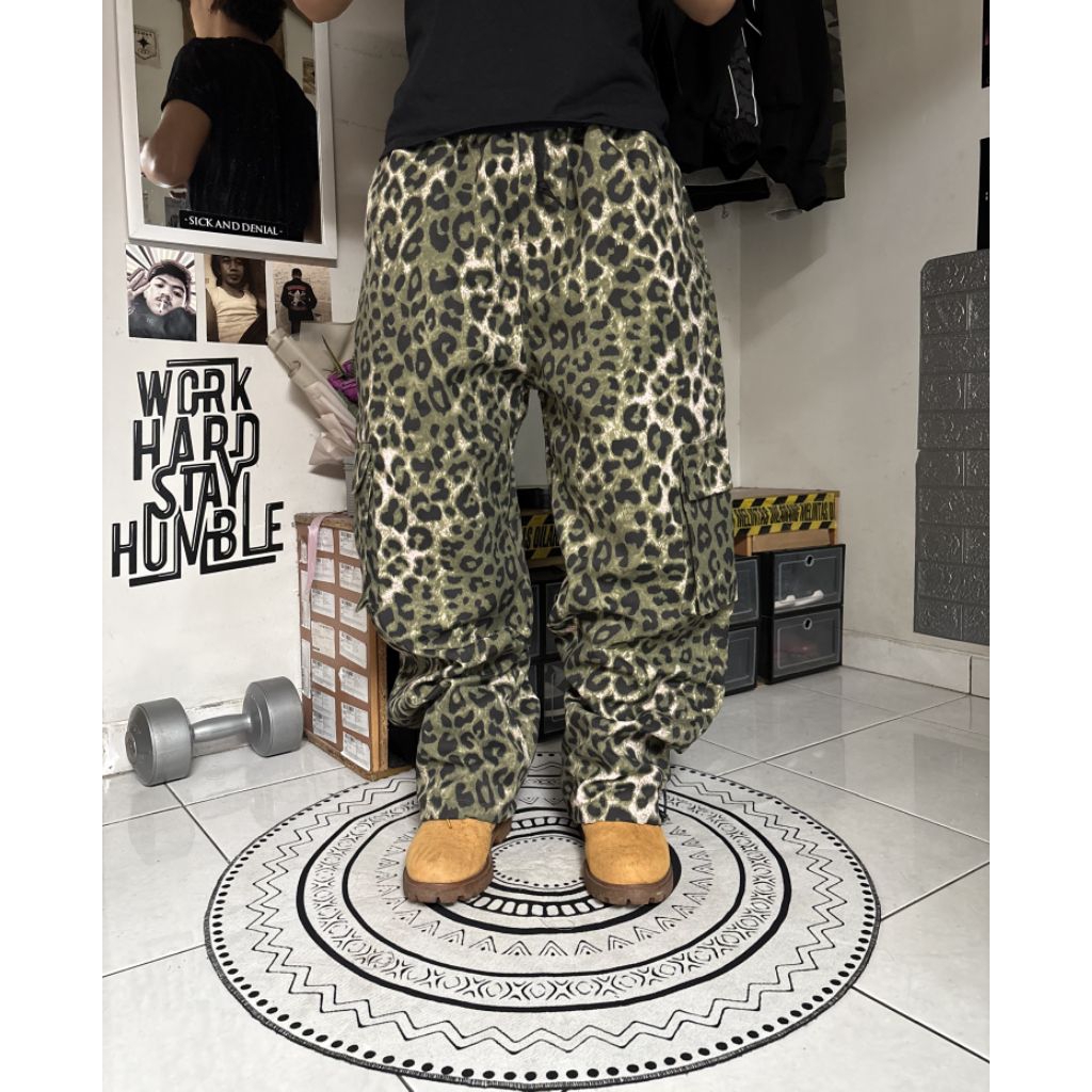 Seeking - กางเกง Baggy Cargo Camo Leopard