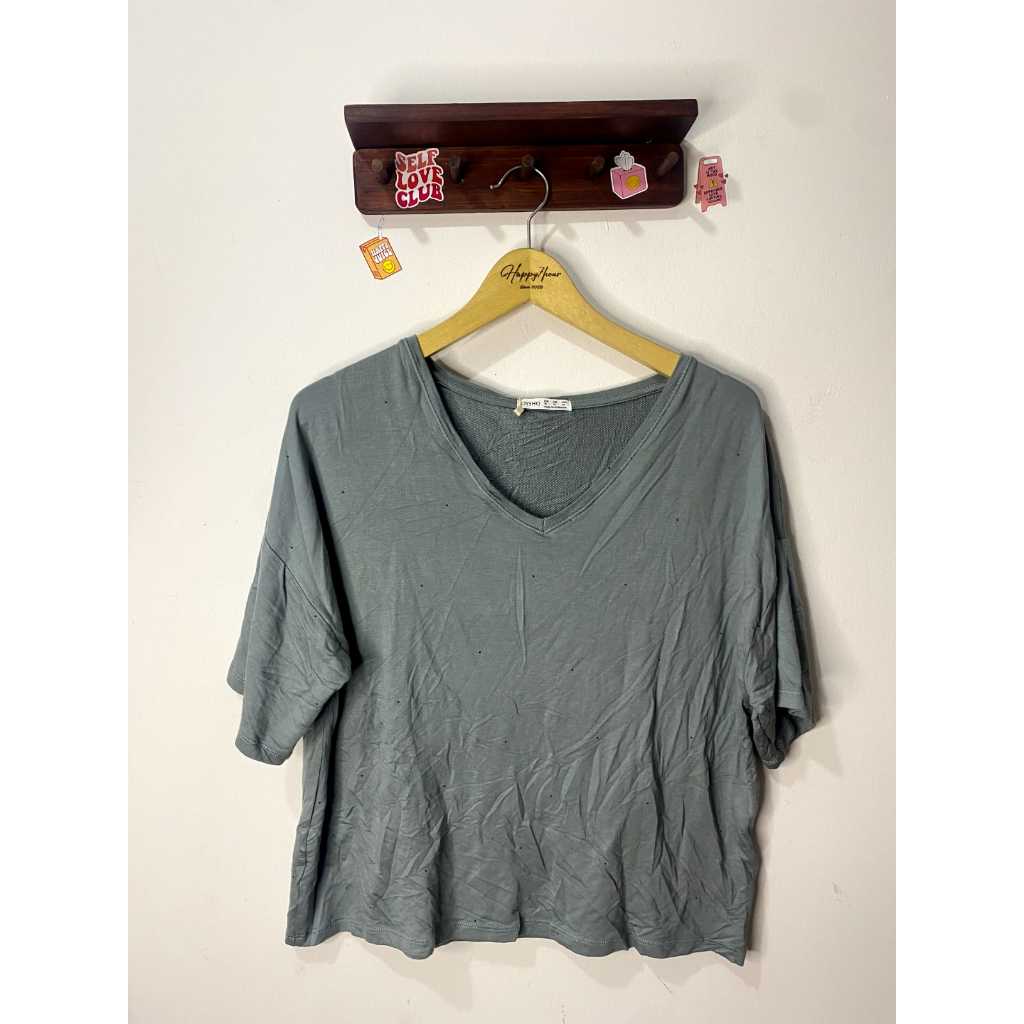 OYSHO GREY CROPPED เสื้อยืดพิมพ์ลาย DOT