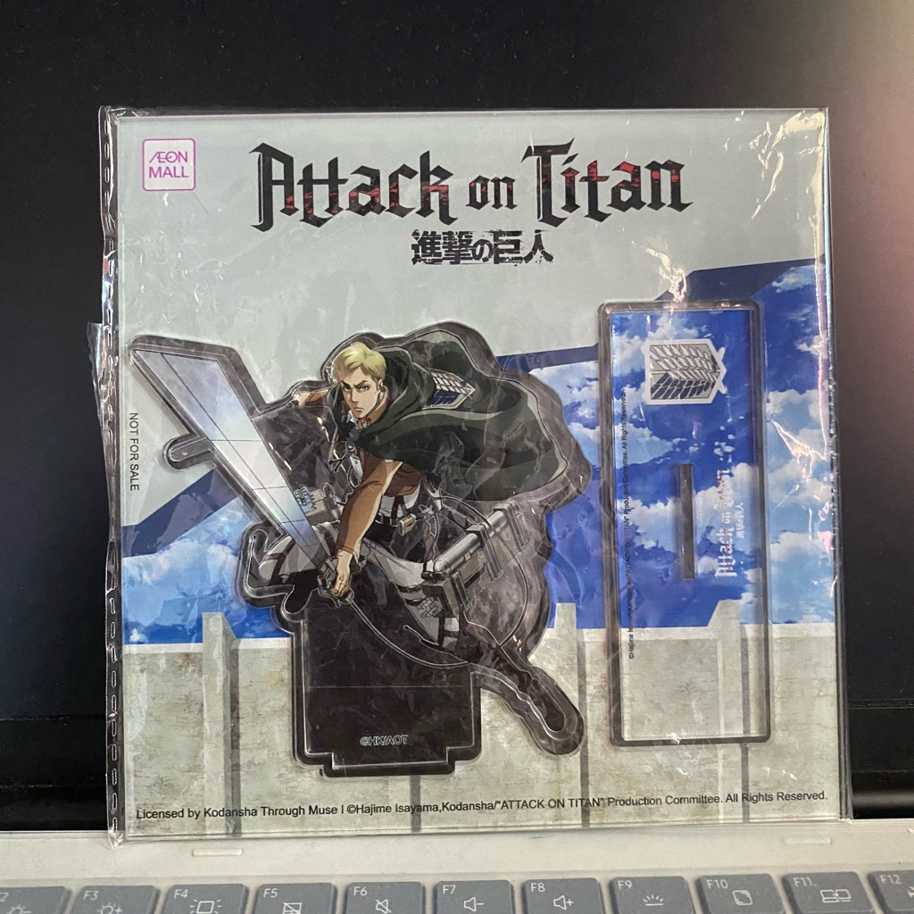 Erwin Smith Berthold Attack on Titan Acrylic Standee (AOT) ต้นฉบับ