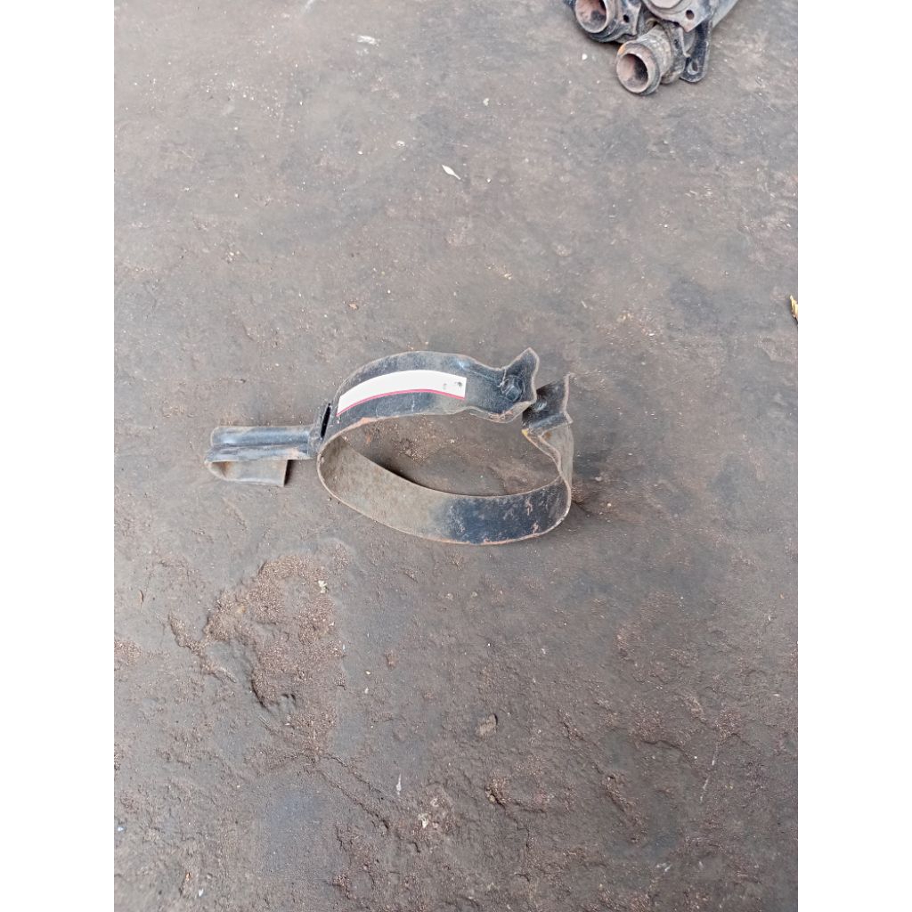 เข็มขัดจับไอเสีย Hiace Diesel 1 ชิ้น