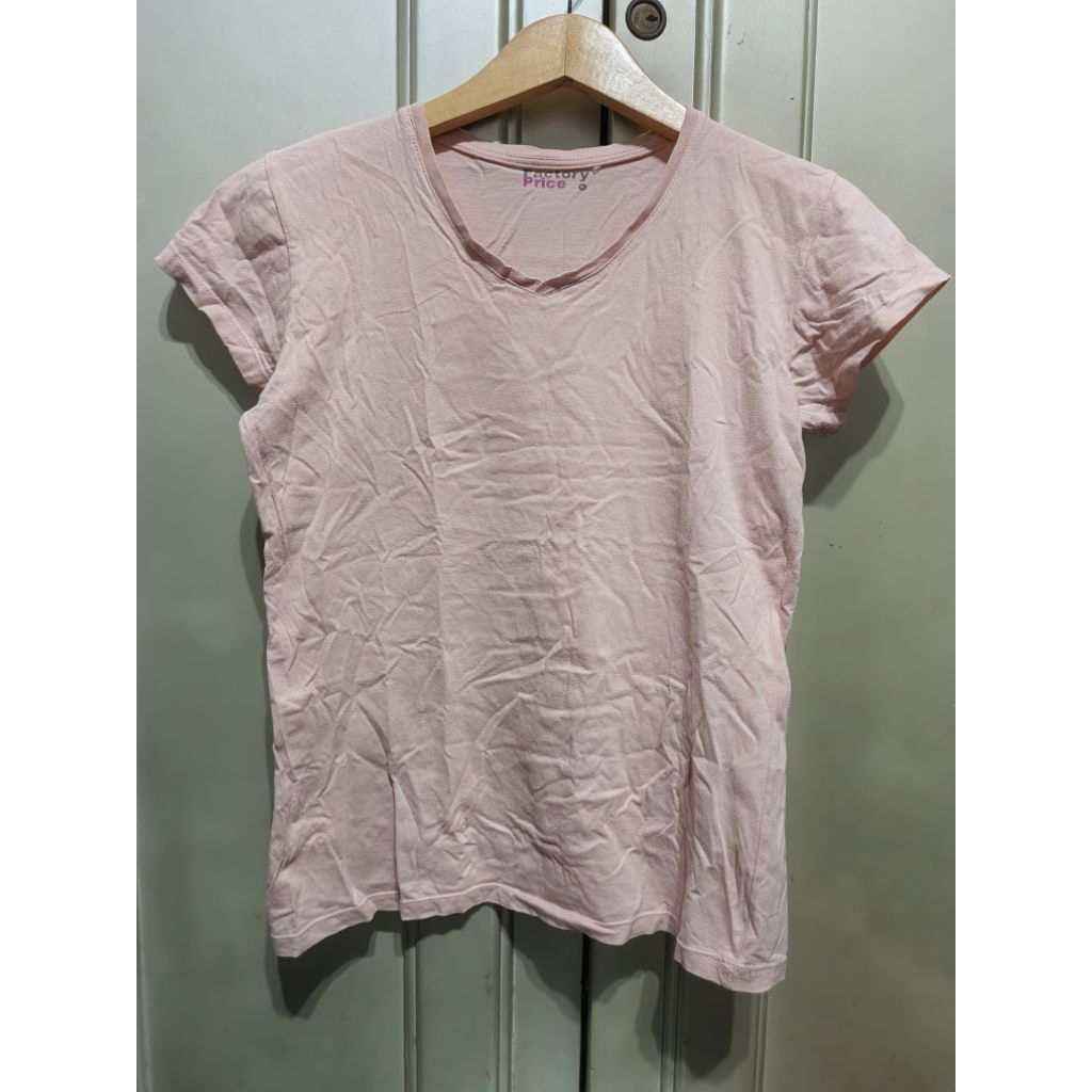 เสื้อยืดสีชมพูพีช FACTORY PRICE