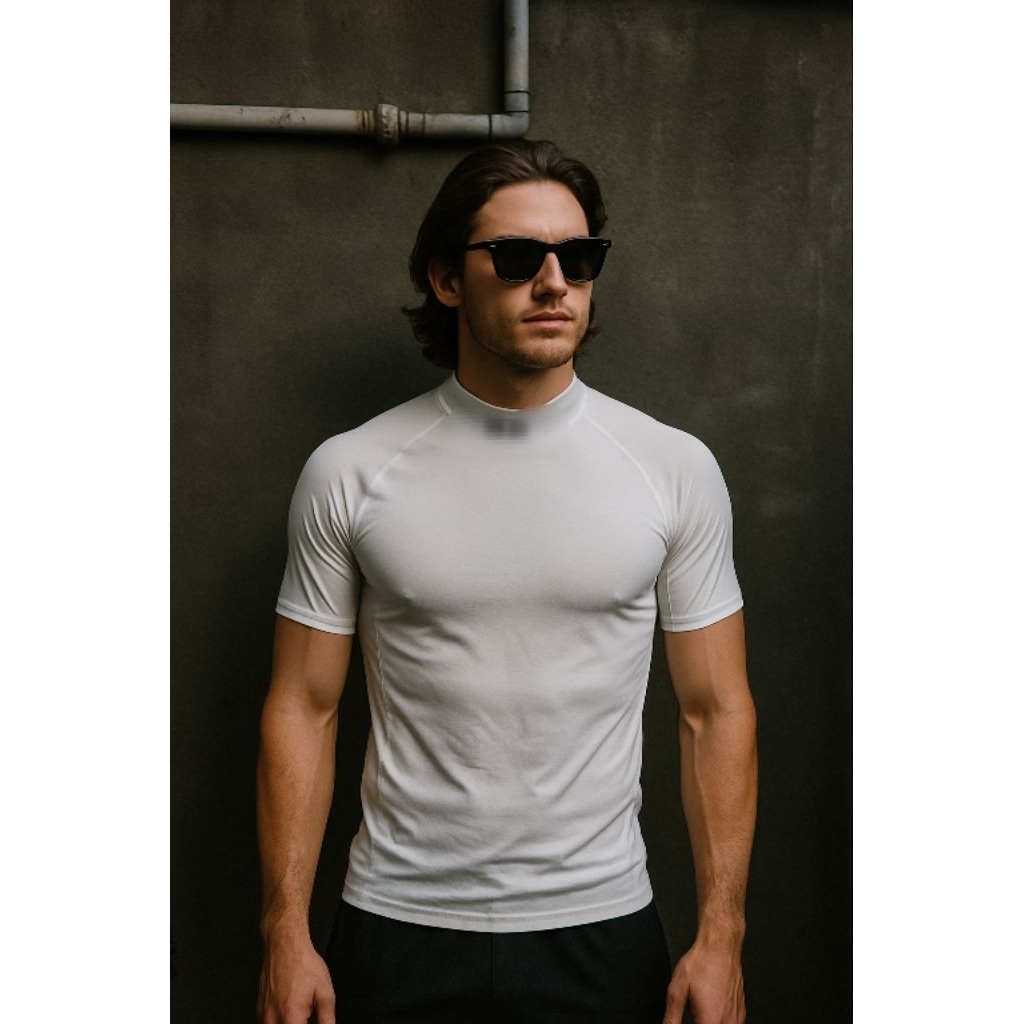 UND** 4R**UR O1 เสื้อรัดกล้ามเนื้อ ไซส์พอดีตัว M (P60 x L43)