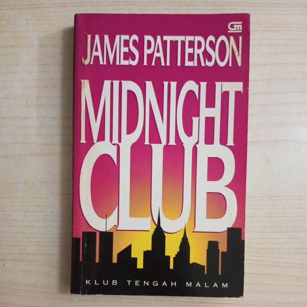MIDNIGHT CLUB NOVEL MIDDLE NIGHT CLUB โดย JAMES PATTERSON