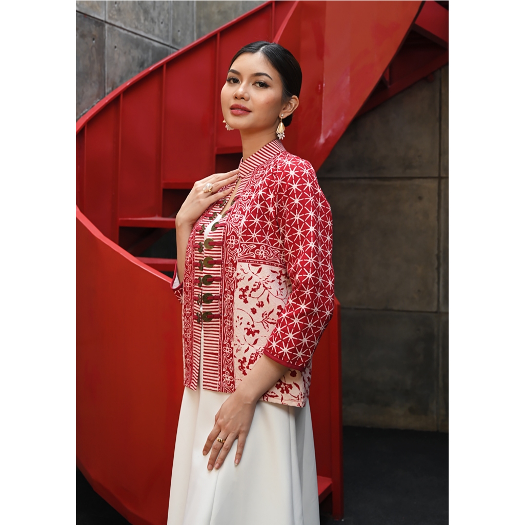 MERAH NONA RARA - Jenny Dobi Red and White T6050 ชุดทํางานเสื้อเบลาส์บาติกสตรีทันสมัย