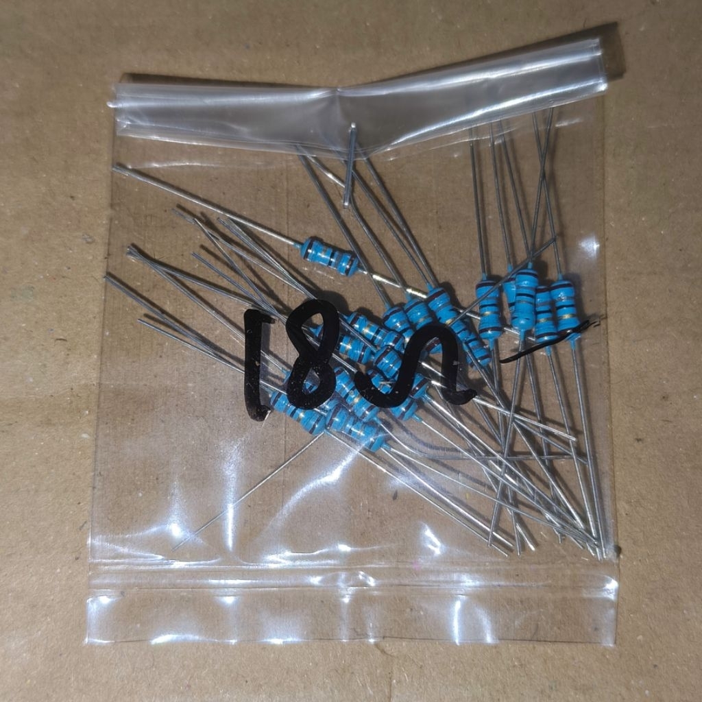 R 18 Ohm 0.25W 1 เปอร์เซ็นต์ตัวต้านทานฟิล์มโลหะ 18Ohm 18R R MetalFilm 0.25 วัตต์ 20 ชิ้น