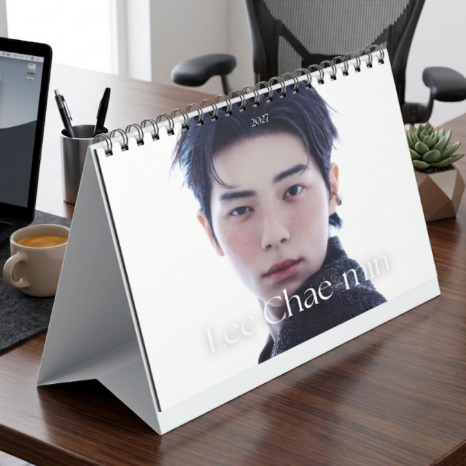 A&M Lee Chae ปฏิทินตั้งโต๊ะ Min 2027