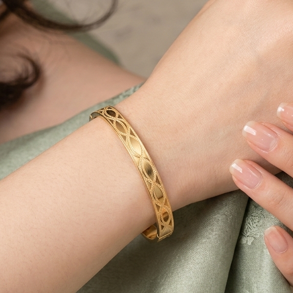 Awandini Jewelry สร้อยข้อมือกําไลข้อมือไทเทเนียมผู้หญิงแกะสลักสายคลื่นสไตล์เกาหลี