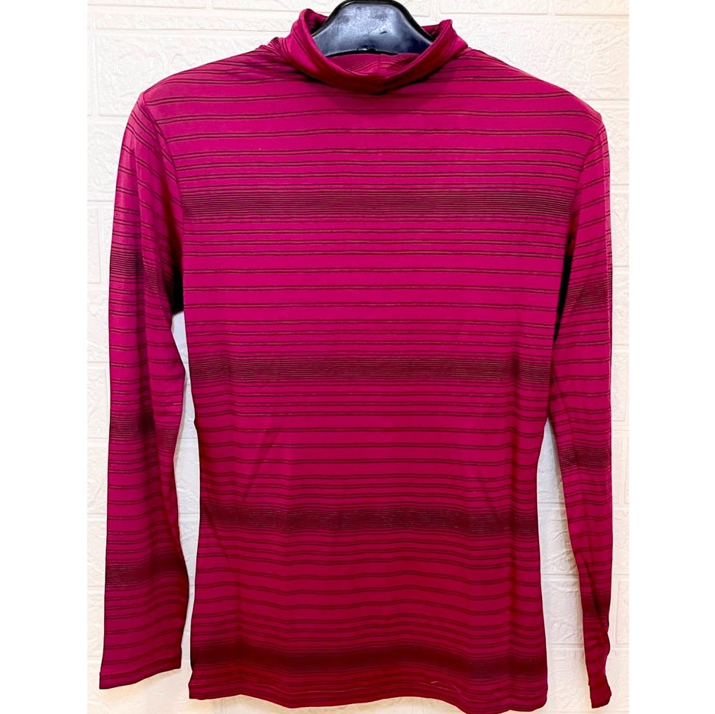 เสื้อท็อปผู้หญิง UNIQLO BRAND BURGUNDY (HEATTECH)