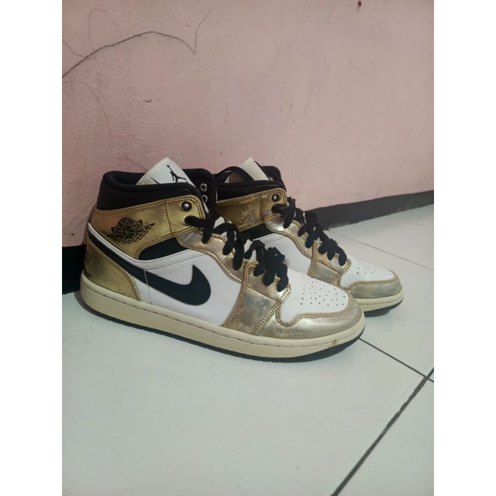 รองเท้ามือสอง ∆J1 Mid SE Metallic Gold ไซส์ - 42.5