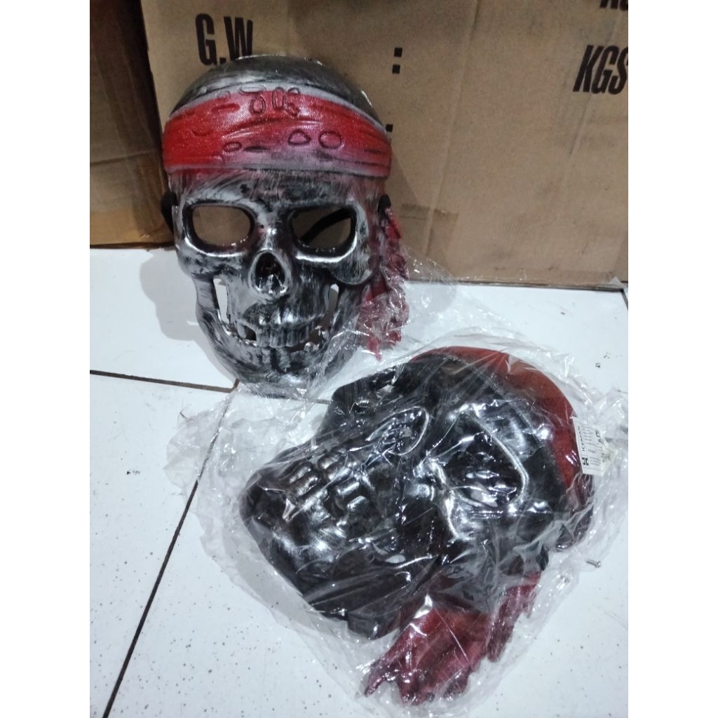 SEAR PIRATES SKULL MASK PIRATES MASK TOY