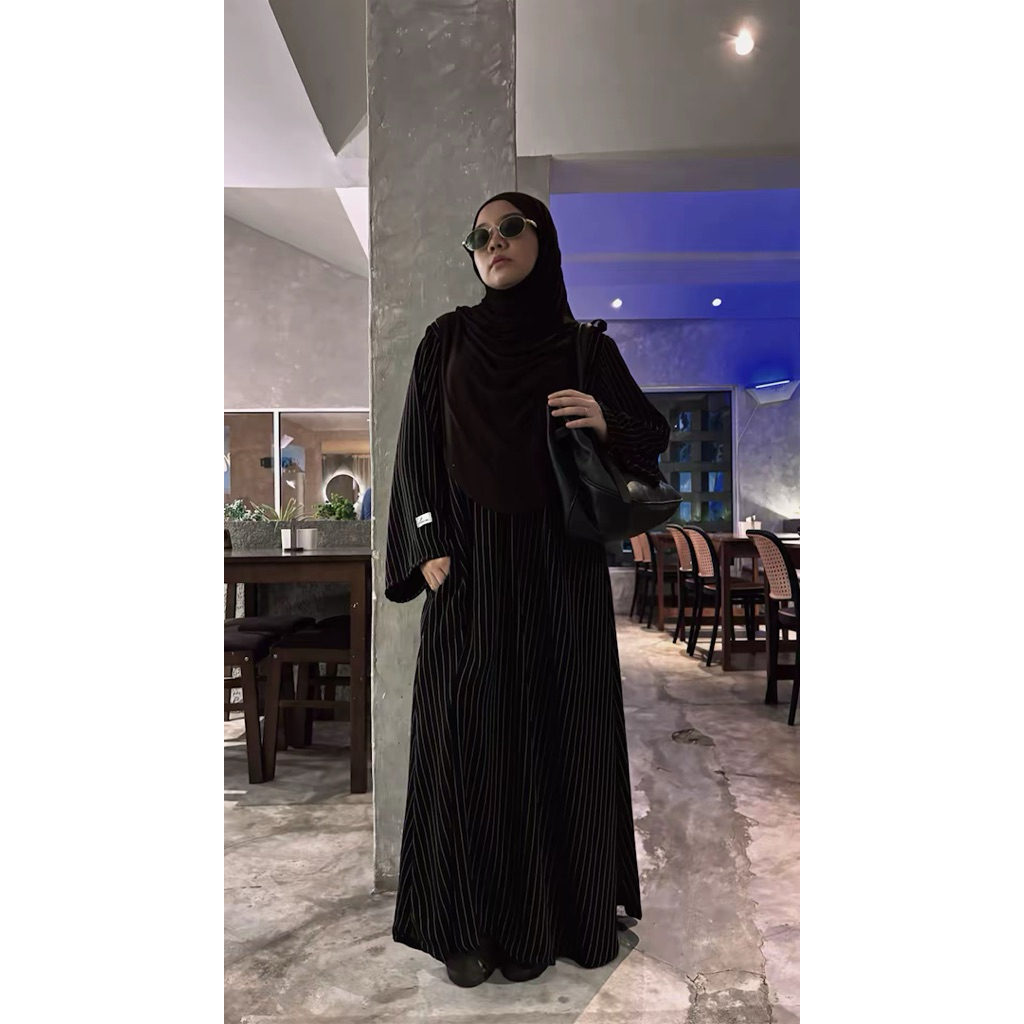 JETBLACK STRIPE ABAYA ARABIC WOVEN BY DME