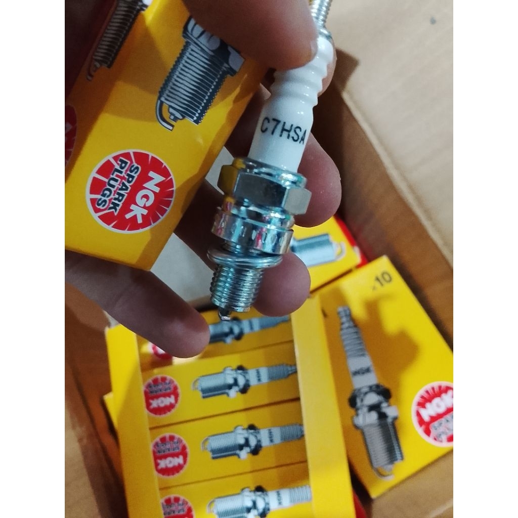 หัวเทียน NGK C7HSA 1 ชิ้น