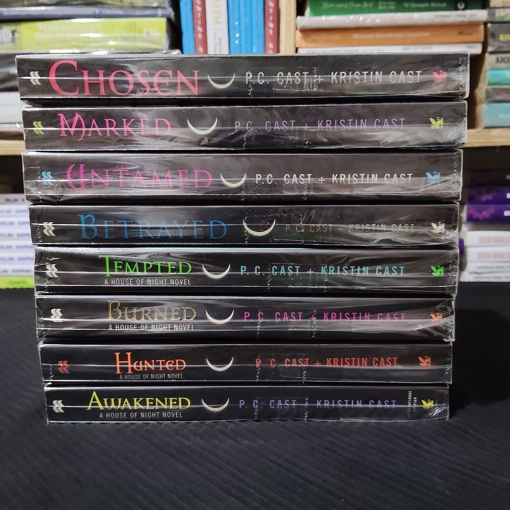 หนังสือต้นฉบับ • แพ็คเกจนวนิยาย English Edition - A House Night Series / PK CAST & KRISTIN CAST