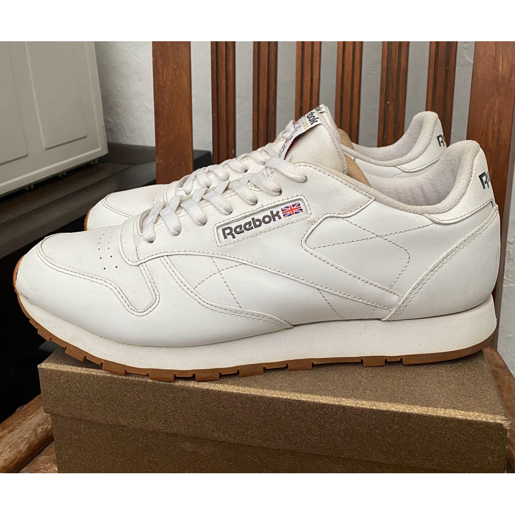 รองเท้า Reebok Classic ดั้งเดิม