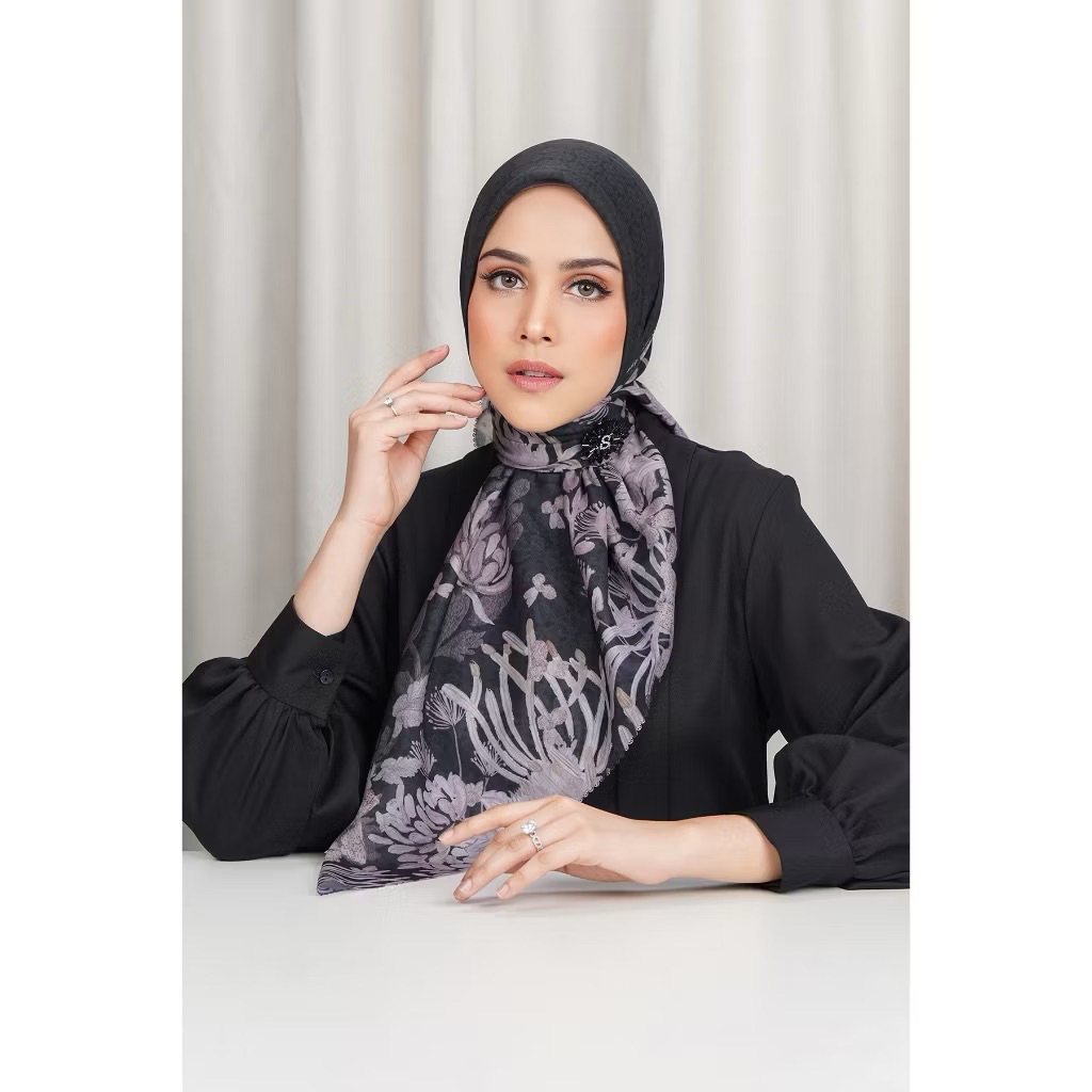 Preloved Buttonscarves Hermosa Tonka Bean