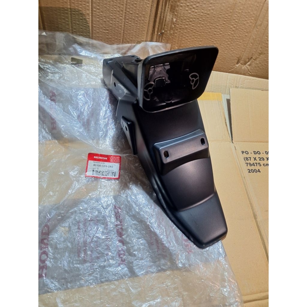 บังโคลนบังโคลนหลัง honda win 100 Win100 พลาสติกเดิม ahm honda 80100-GF6-2A0