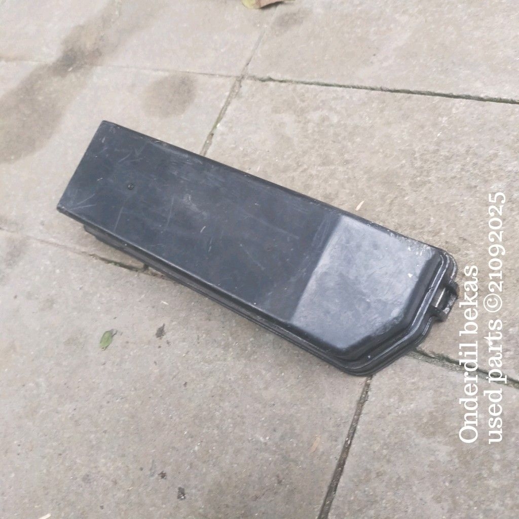 MESIN Toyota Corolla SE 1986 ฝาครอบกล่องฟิวส์เครื่องยนต์