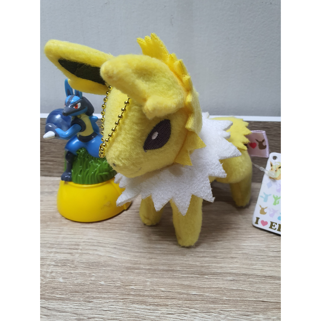 GANTUNGAN ที่แขวนโปเกมอนไฟฟ้า (Jolteon) และน้ํา (Quagsire)