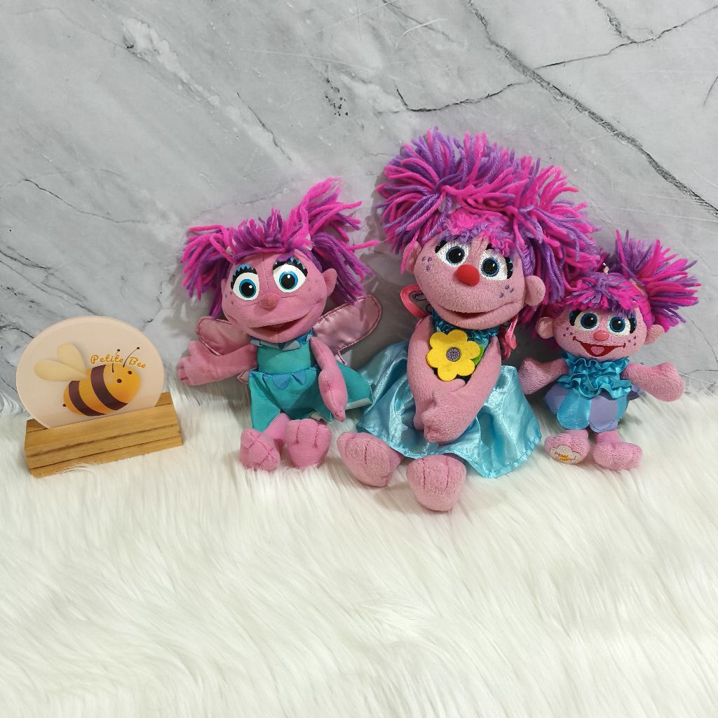 พวงกุญแจ Bagcharm ตุ๊กตา Abby Cadbury Sesame Street