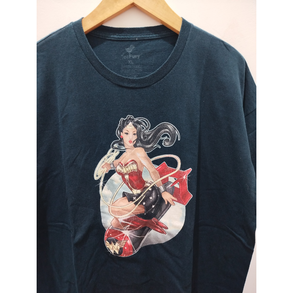 เสื้อยืด Wonder Woman ดั้งเดิม