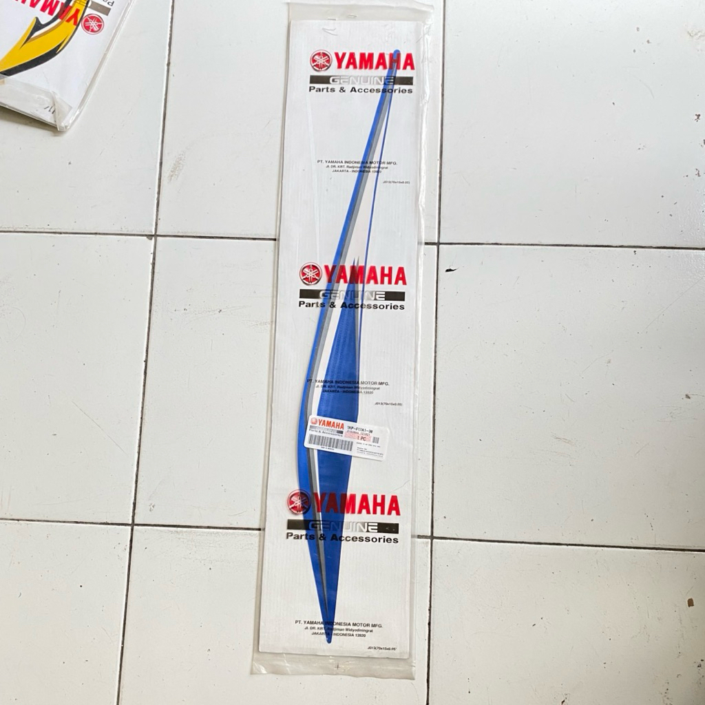 Yamaha Soul GT 2012 2013 สีน้ําเงินเดิมสติกเกอร์แถบลําตัวซ้าย YGP 1KP-F17A1-30