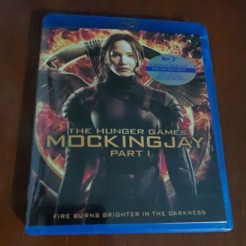 ( BLU RAY DISC ) " เกม HUNGER - MOCKINGJAY PART 1" JENNIFER LAWRENCE - ELIZABETH BANKS - JULIANNE MO