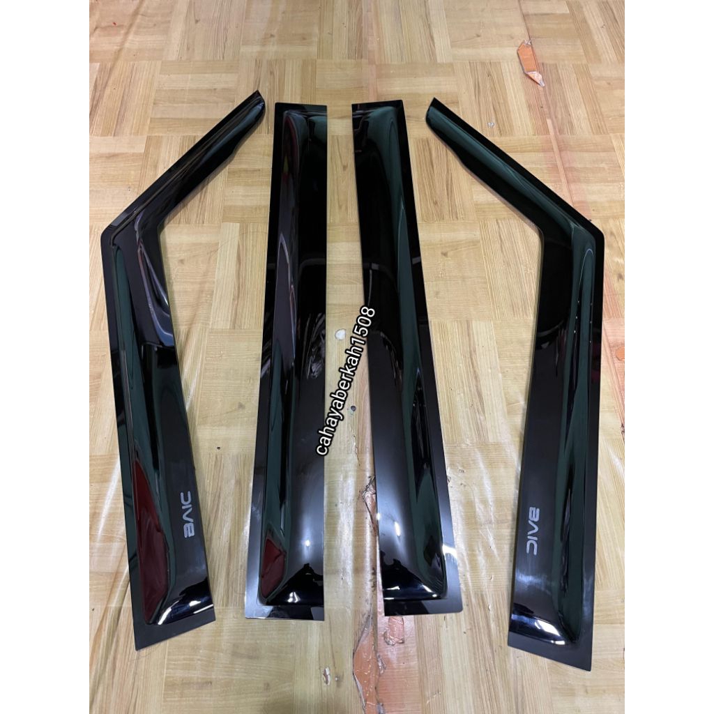 BAIC BJ40/BJ40 รถ WATER GTTER PLUS SLIM รุ่น GLOSSY สีดํา