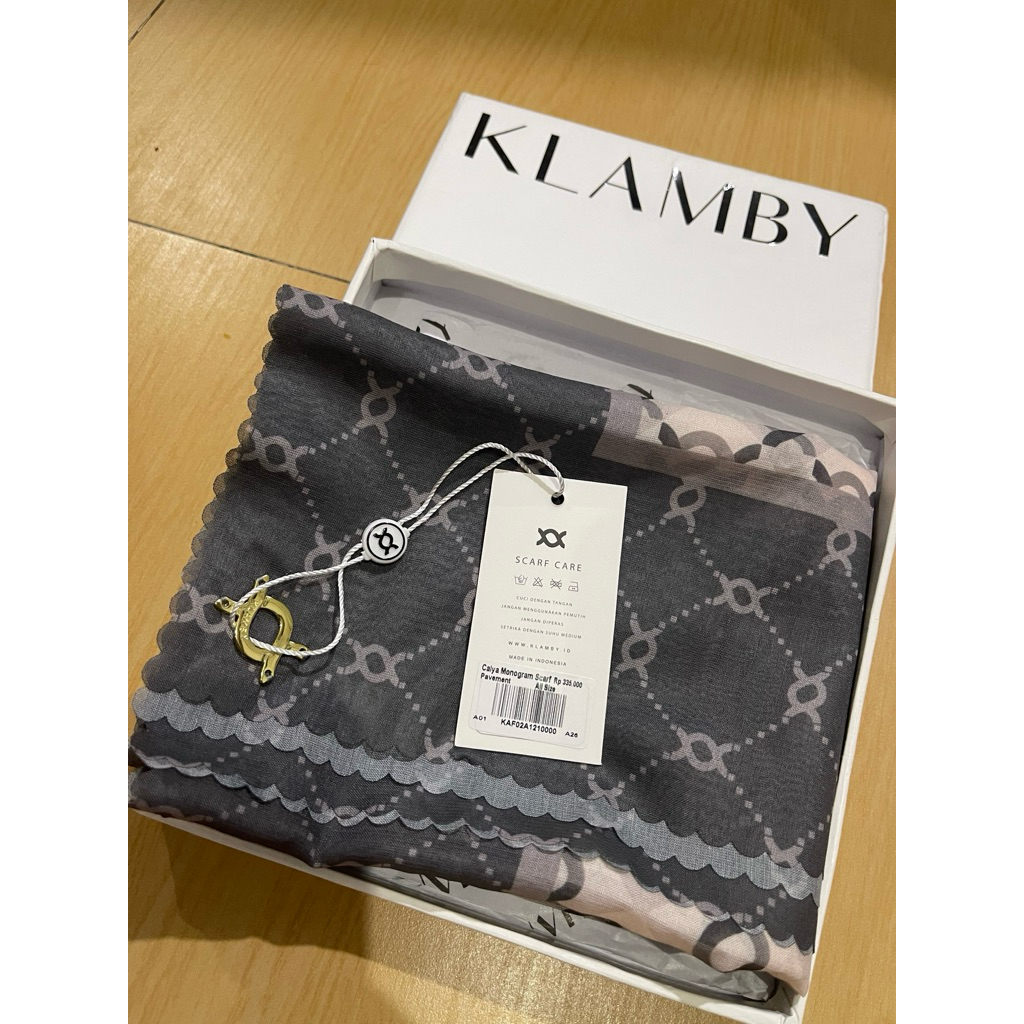 ใหม่ WK CALYA MONOGRAM SCARF - PAVEMENT