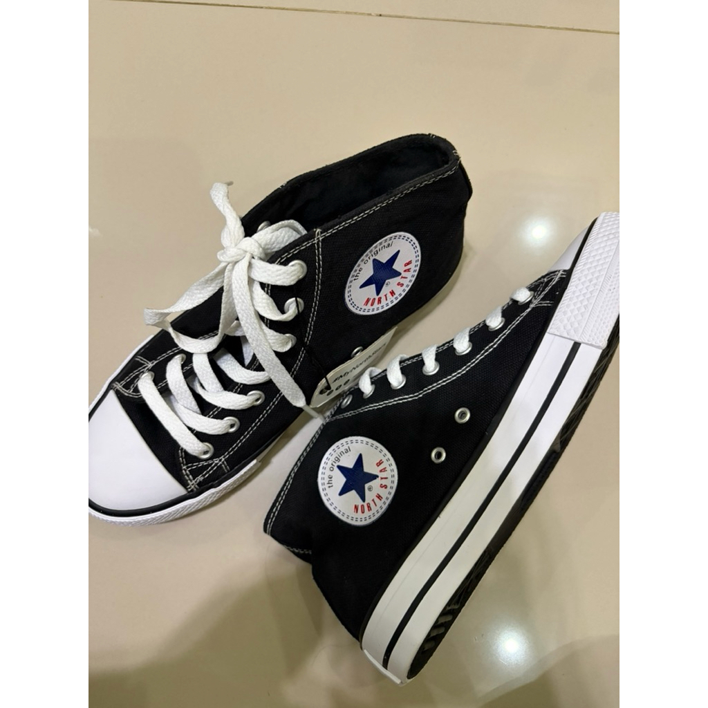 ใหม่! รองเท้านักเรียนผู้ใหญ่ North Star