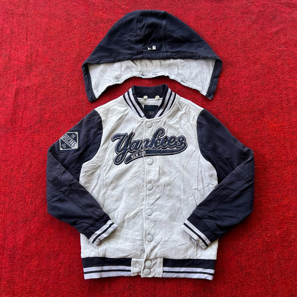 MLB kids jacket Size: 12-13Y (L: 56cm X W: 47cm)