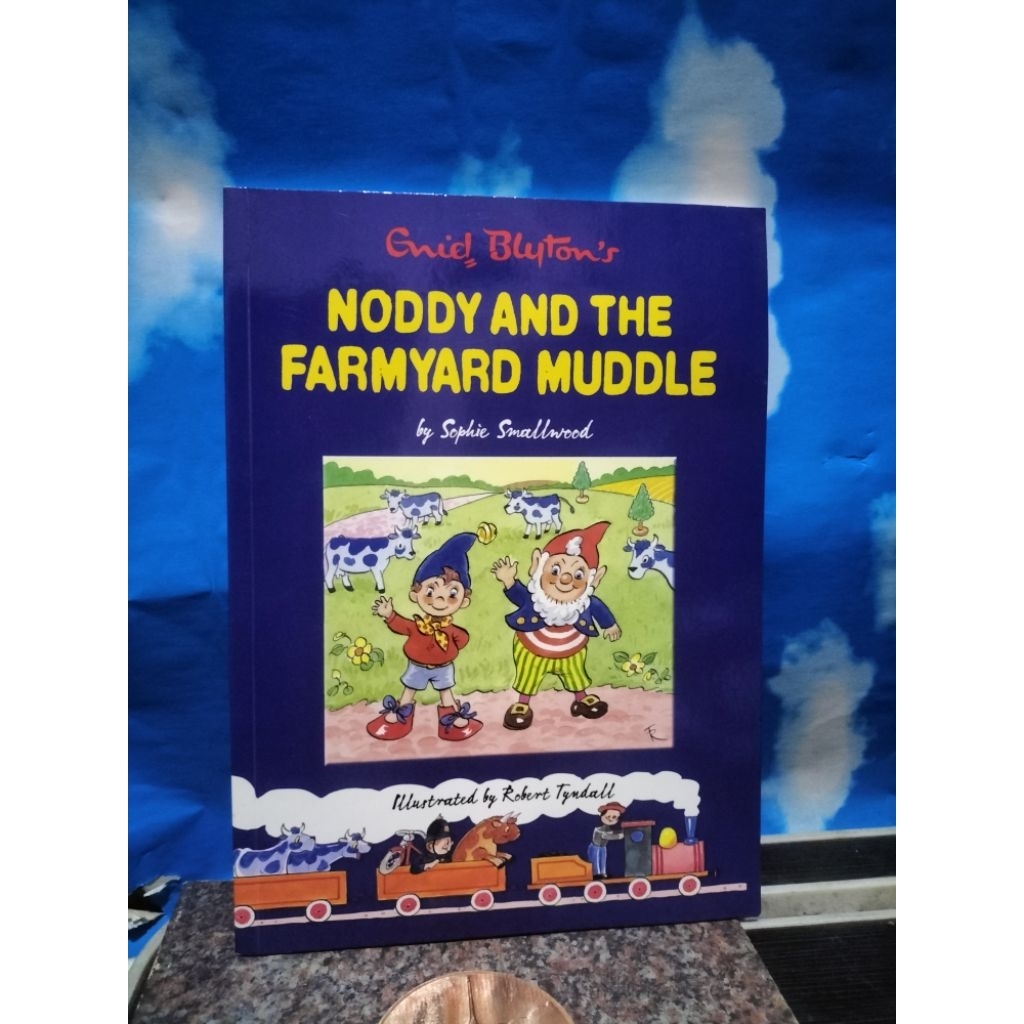 หนังสือที่ใช้แล้วและครอบครัวครอบครัวครอบครัวที่ FARMYARD MUDDLE โดย SOPHIE ไม้เล็ก