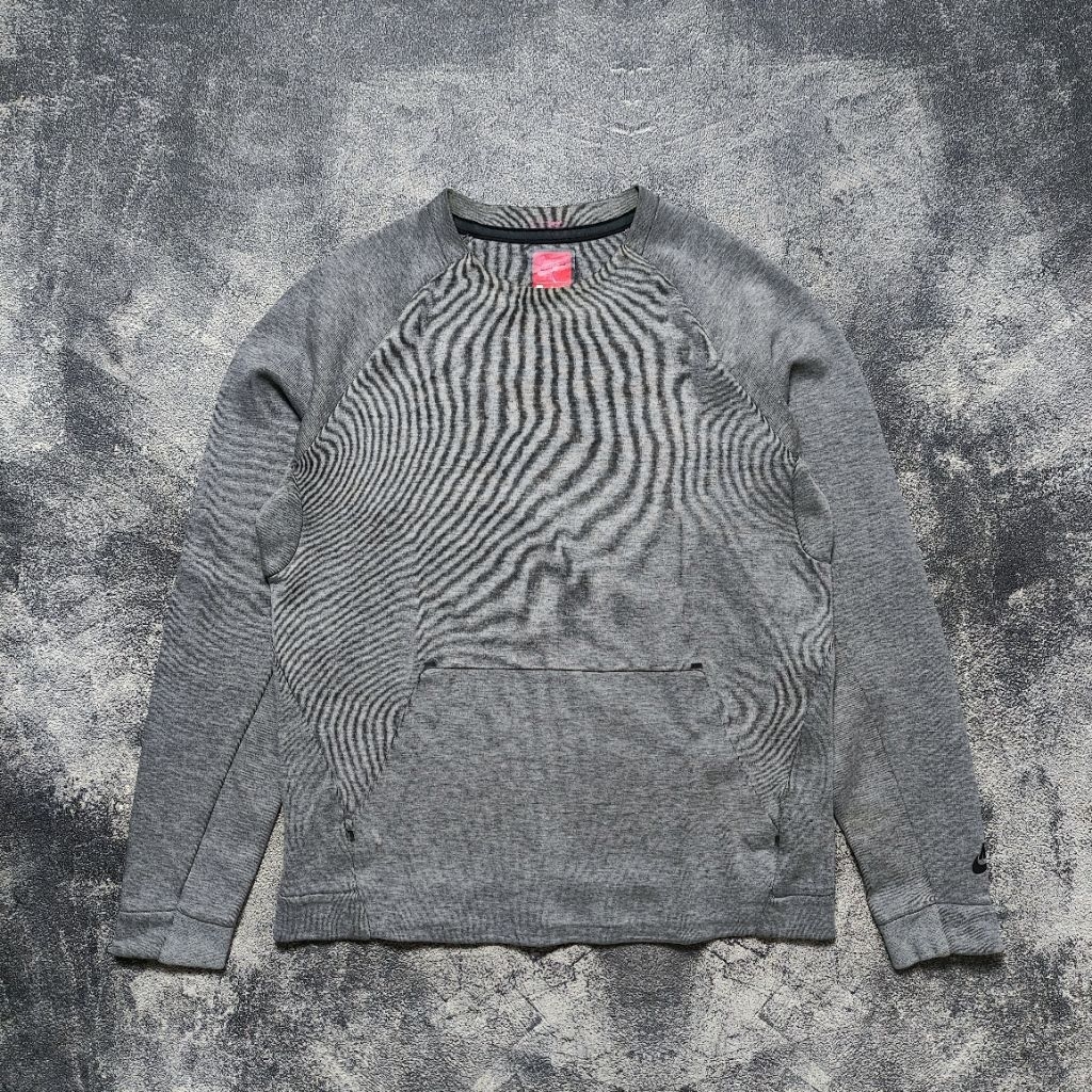 (M) NIKE Tech Crewneck