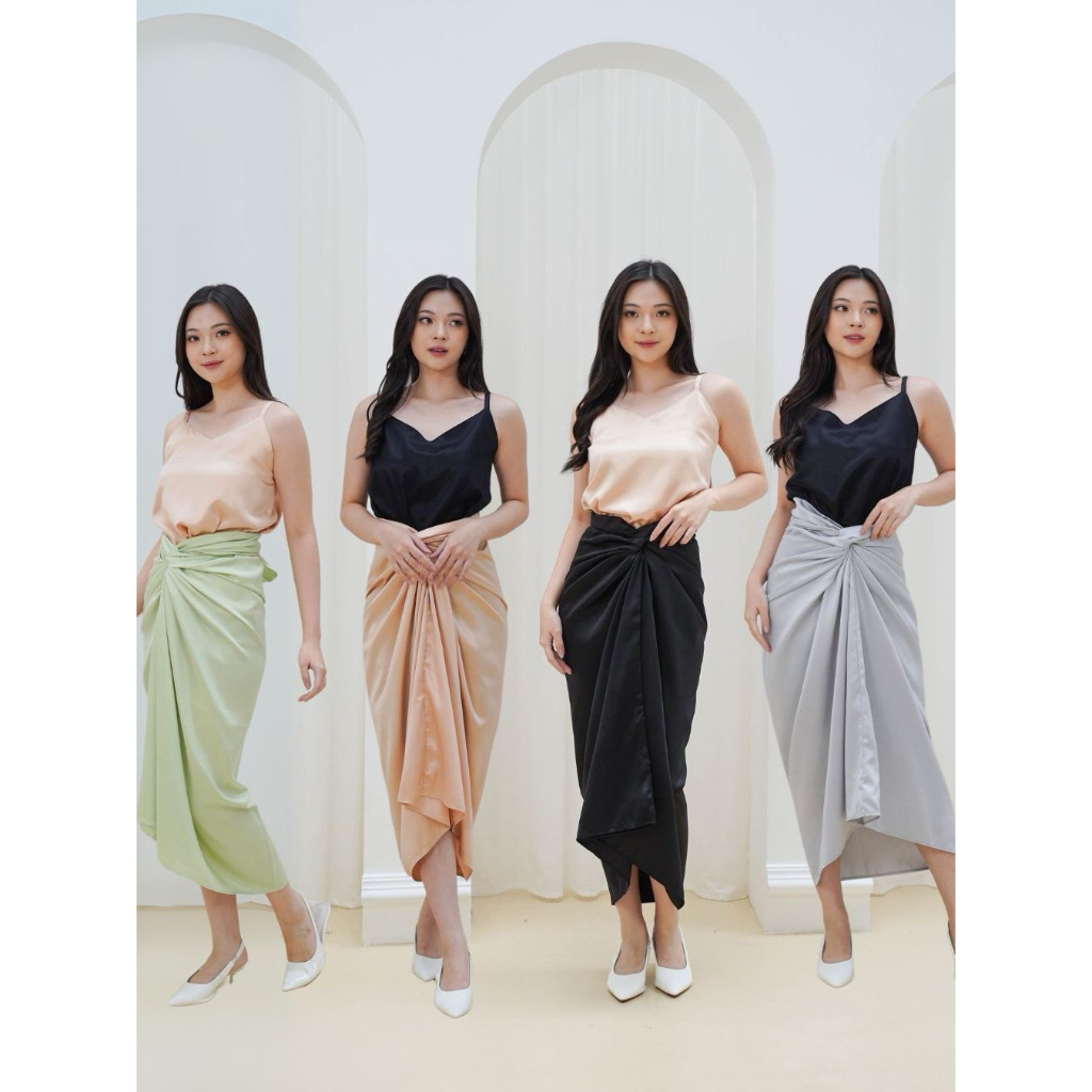 Rei Collection - Uma Wrap Skirt Satin Silk Wrap Skirt Big Size Hijab Friendly Elegant Luxurious Skir
