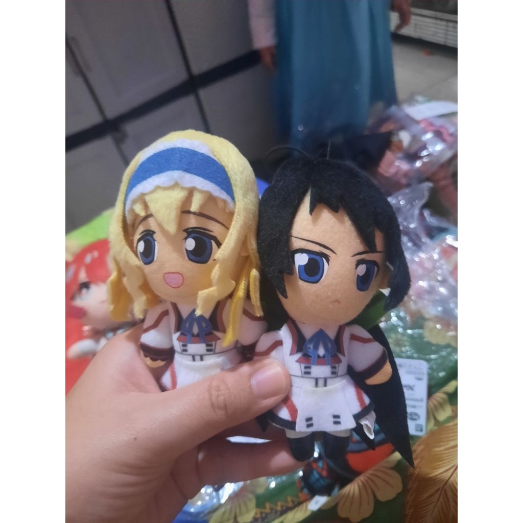 Cecilia Alcott และ Eikoh Shinonono Houki Plush Mascot จาก Stratos ไม่มีที่สิ้นสุด