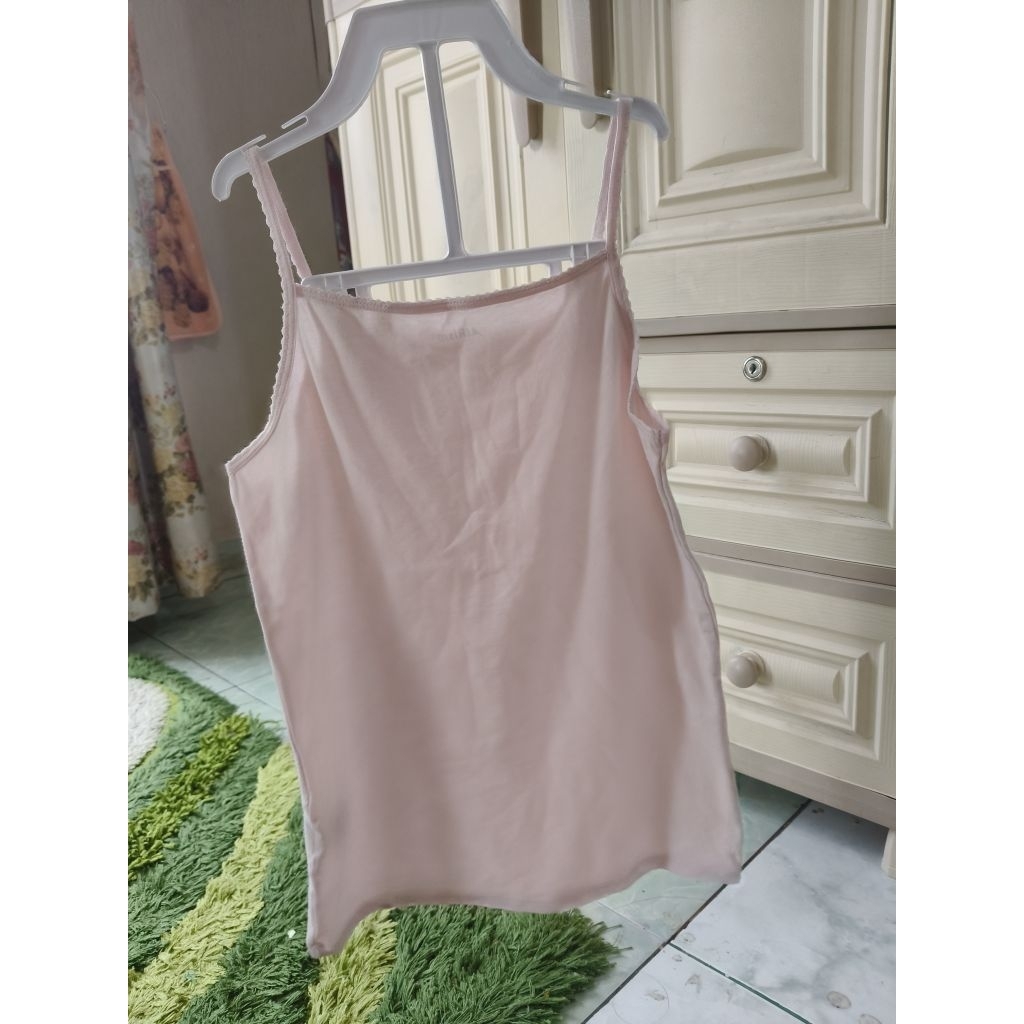 Ever wear - uniqlo Airsm Baby Pink เสื้อกล้ามวัยรุ่น ไซส์ 140