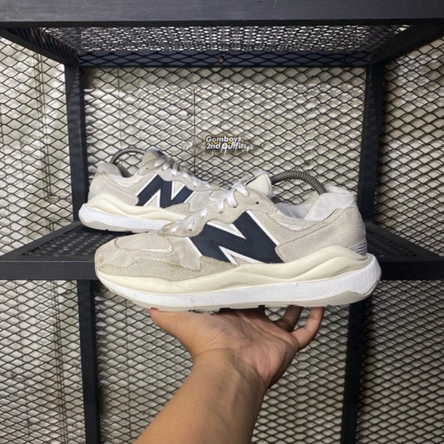 New Balance 5740 Sea Sale สีขาวสีดํา ไซส์ 42.5 | 27ซม