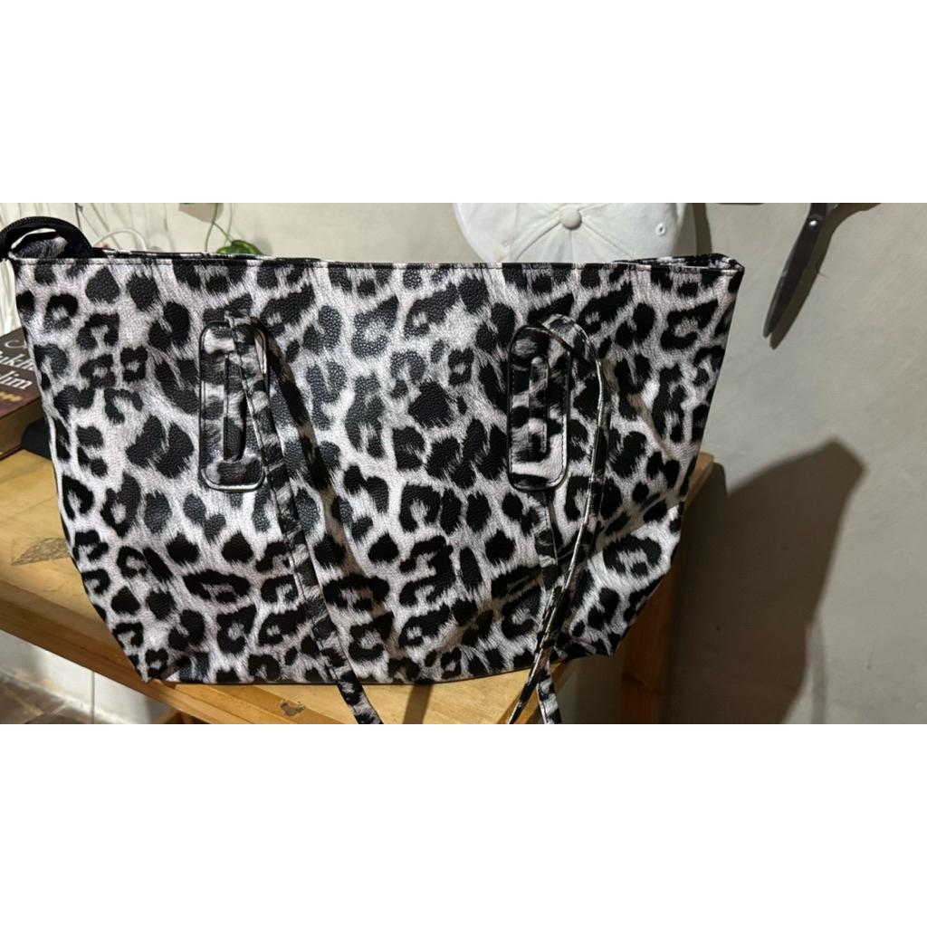 กระเป๋าหนังแบรนด์ Leopard No